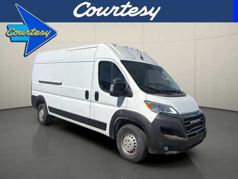 Used 2024 RAM ProMaster 2500 w/ Convenience Group FWD image 1