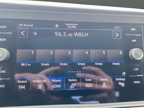 Used 2024 Volkswagen Jetta SEL FWD image 31
