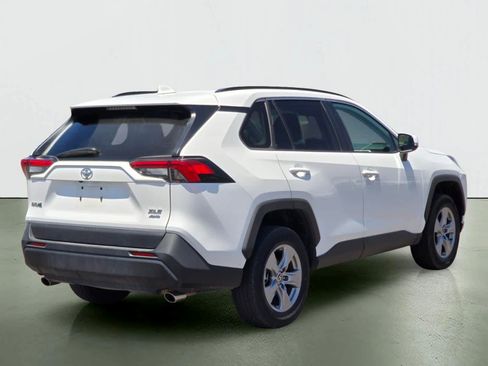 Used 2025 Toyota RAV4 XLE AWD/4WD image 6
