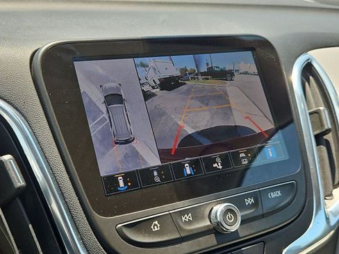 Used 2024 Chevrolet Equinox LT FWD image 14