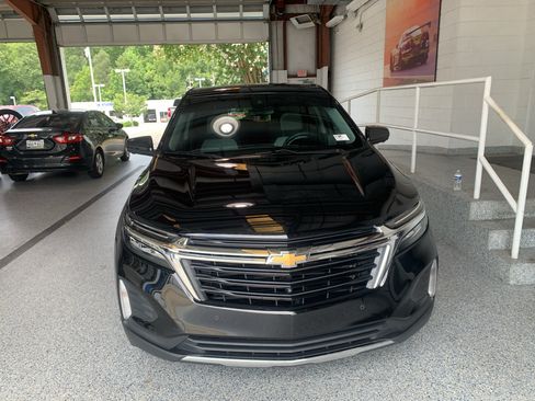 Used 2024 Chevrolet Equinox LT FWD image 2