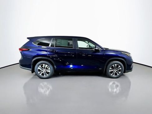 New 2026 Toyota Highlander XLE image 9