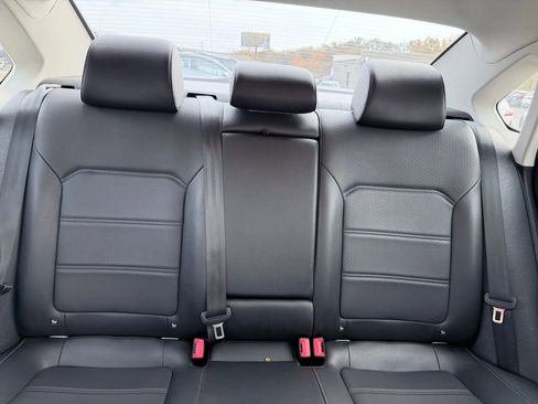 Used 2021 Volkswagen Passat 2.0T SE image 24