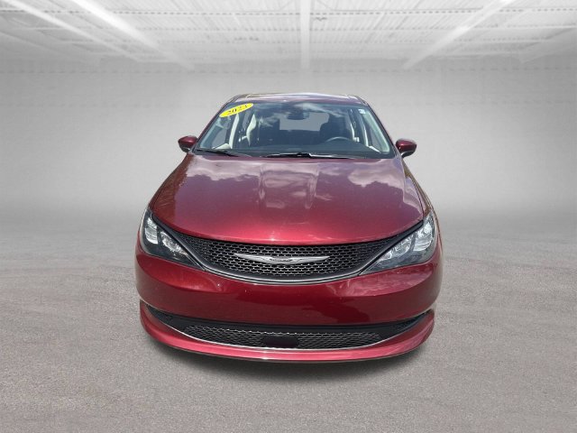 Used 2023 Chrysler Voyager LX FWD image 13