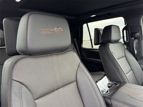 Used 2025 Chevrolet Tahoe High Country image 8