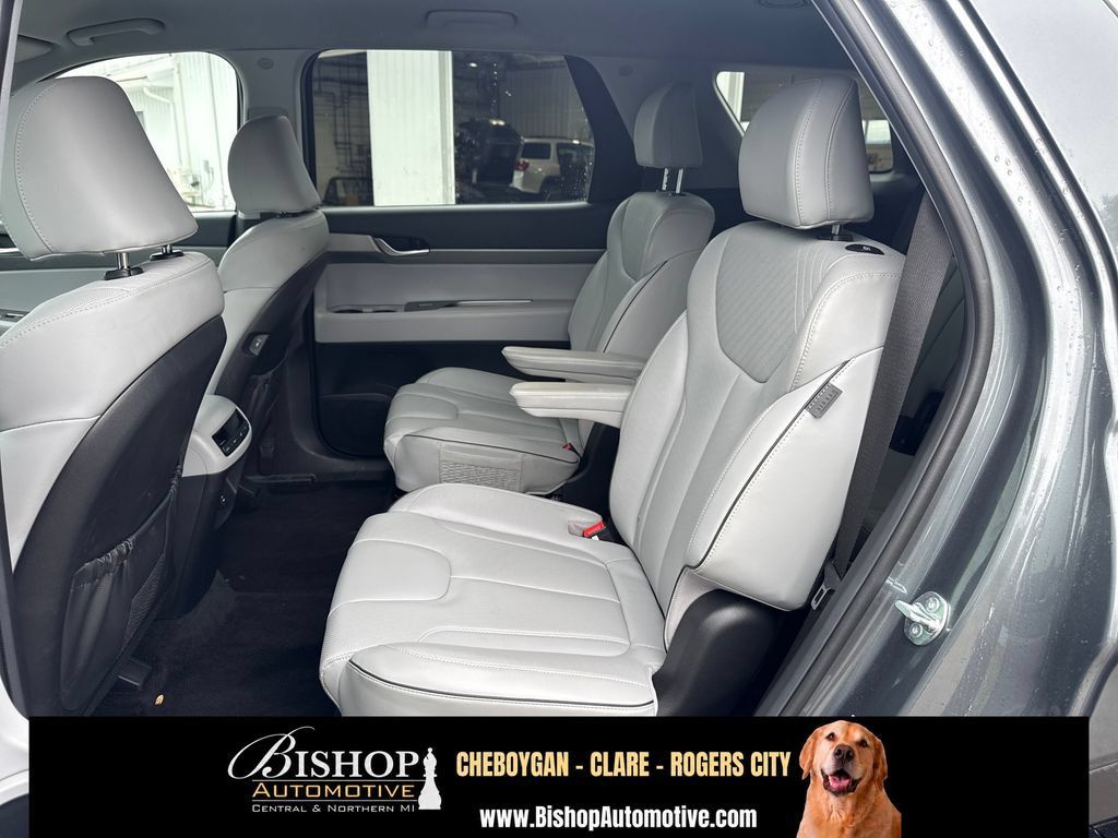 Used 2025 Hyundai Palisade SEL AWD/4WD image 16
