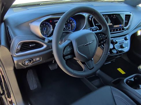 New 2026 Chrysler Pacifica Select w/ S Appearance Package image 14