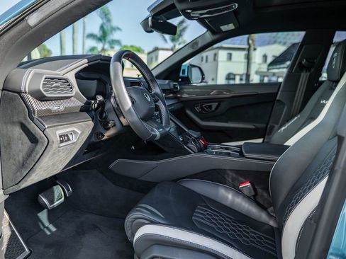 Used 2023 Lamborghini Urus Performante AWD/4WD image 21