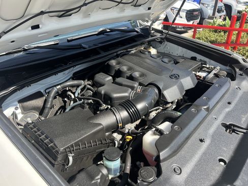 Used 2013 Toyota 4Runner SR5 w/ Convenience Pkg image 35