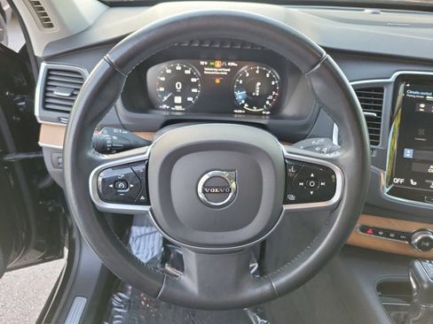 Used 2022 Volvo XC90 T6 Momentum w/ Protection Package Premier image 21