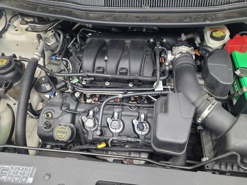 Used 2018 Ford Explorer XLT w/ Equipment Group 202A image 30