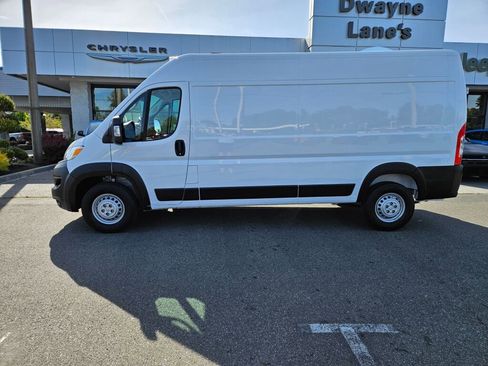 Used 2026 RAM ProMaster 2500 w/ Convenience Group FWD image 2