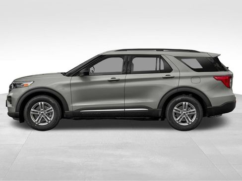 Used 2020 Ford Explorer XLT w/ Equipment Group 202A AWD/4WD image 3