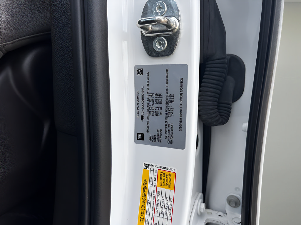 Used 2024 Chevrolet Suburban LT RWD image 24