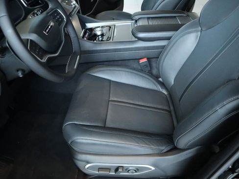 New 2026 Jeep Grand Wagoneer L Limited image 12