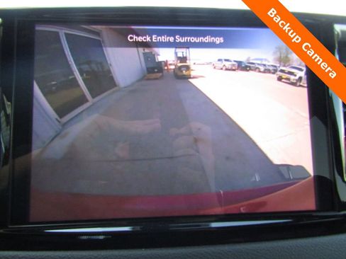 Used 2025 Chrysler Pacifica Select FWD image 15