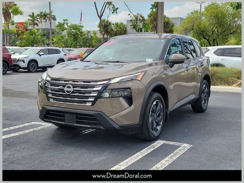 Used 2025 Nissan Rogue SV FWD image 1