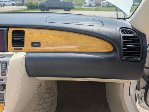 Used 2002 Lexus SC 430 Convertible image 94