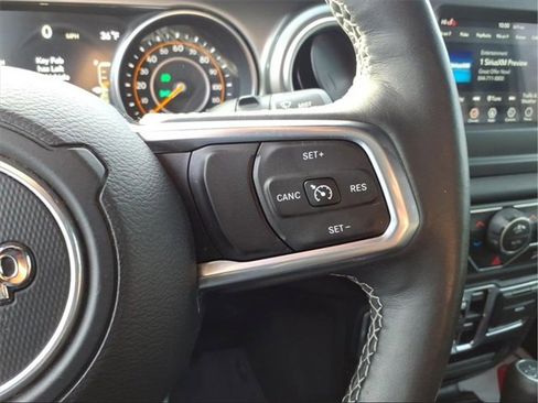 Used 2018 Jeep Wrangler Unlimited Sahara w/ Cold Weather Group image 15