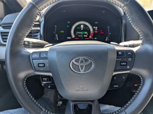 Used 2025 Toyota Camry SE w/ Convenience Package FWD image 24