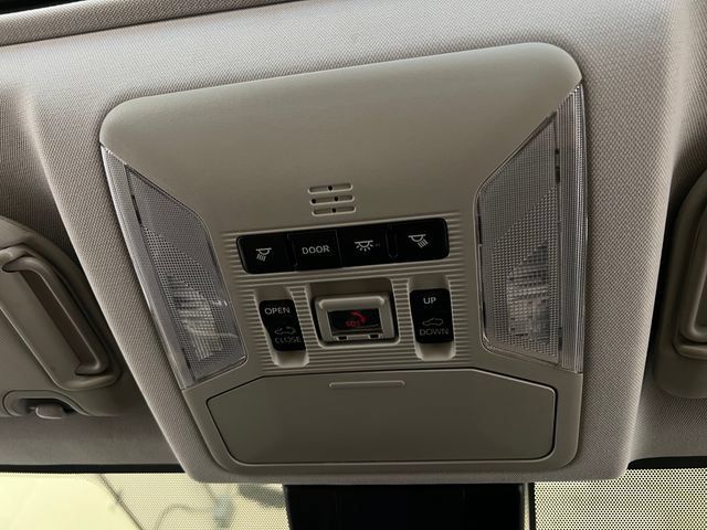 Used 2021 Toyota RAV4 Limited AWD/4WD image 46