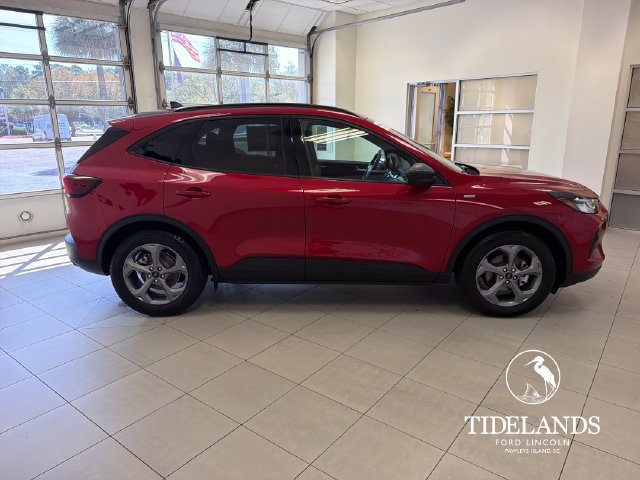 Certified 2025 Ford Escape ST-Line FWD image 10