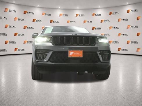 Used 2022 Jeep Grand Cherokee Altitude AWD/4WD image 42