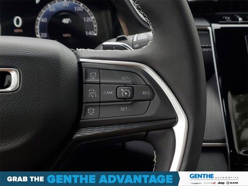 New 2025 Jeep Grand Cherokee L Altitude image 16