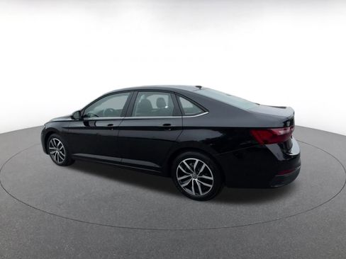 Used 2025 Volkswagen Jetta SE image 10