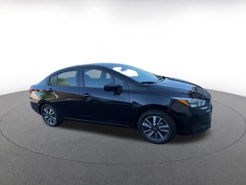 Used 2025 Nissan Versa SV FWD image 2