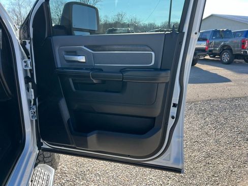 Used 2023 RAM 2500 Big Horn w/ Level 1 Equipment Group image 19