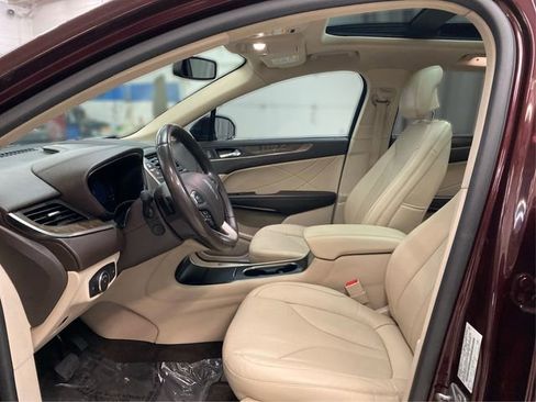 Used 2018 Lincoln MKC Reserve image 9