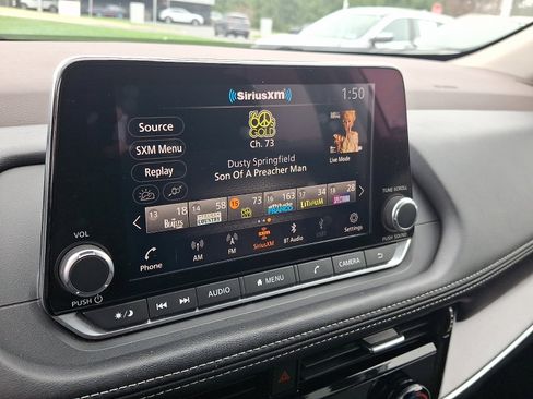 Certified 2022 Nissan Rogue SV AWD/4WD image 16