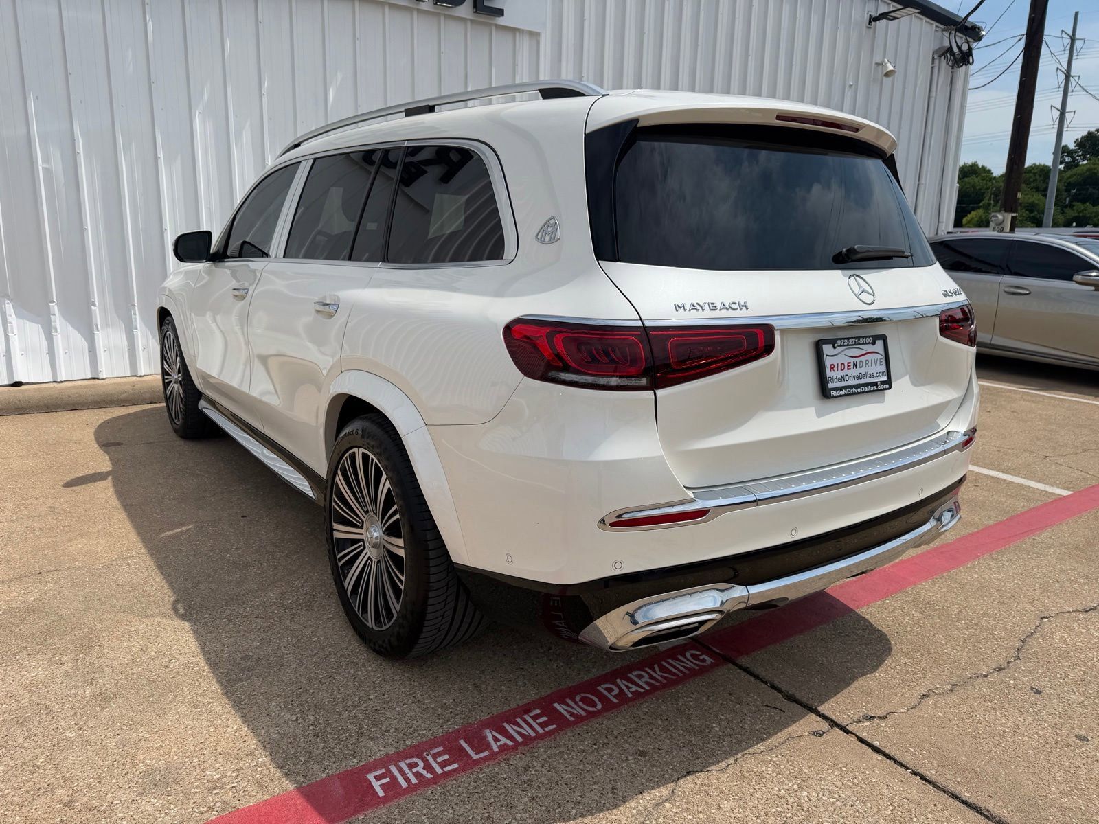 Used 2023 Mercedes-Benz Maybach GLS 600 4MATIC image 4