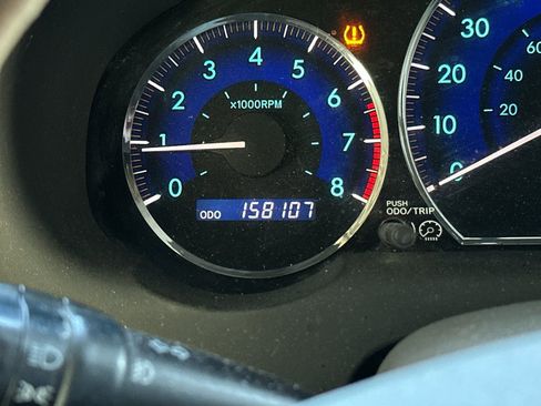 Used 2010 Toyota Sienna XLE image 27