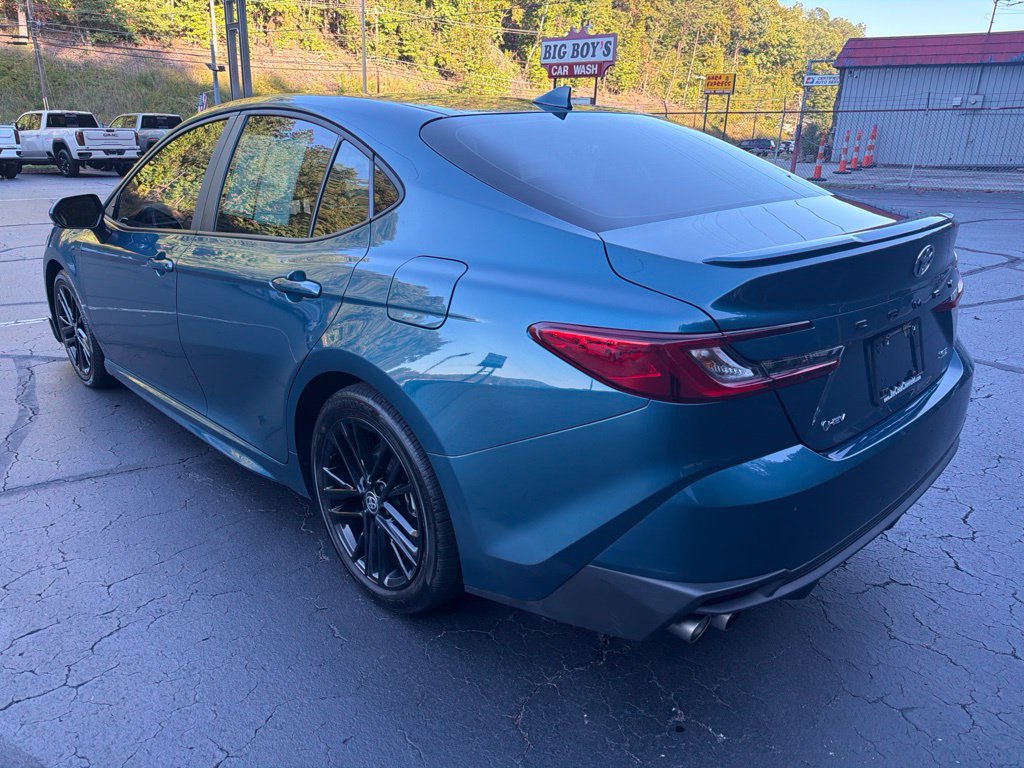 Used 2025 Toyota Camry SE w/ Convenience Package FWD image 2