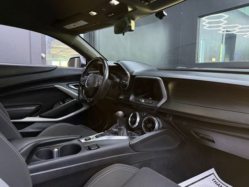 Used 2020 Chevrolet Camaro SS RWD image 6