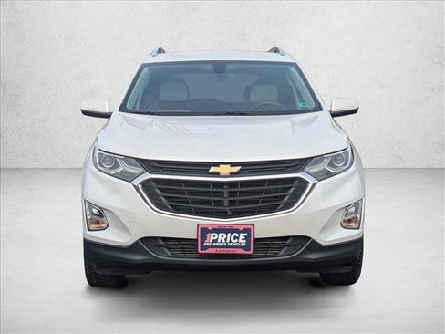 Used 2019 Chevrolet Equinox LT image 2