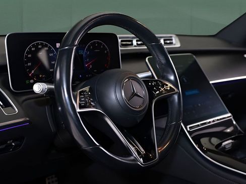 Used 2022 Mercedes-Benz S 500 4MATIC w/ AMG Line Package image 22