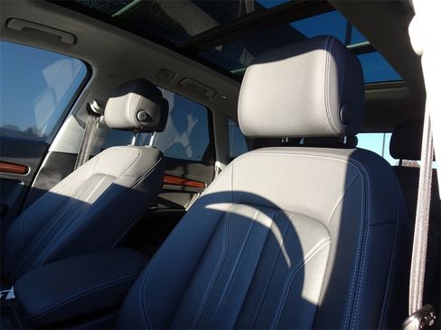 Used 2022 Audi Q5 2.0T Premium w/ Convenience Package image 10