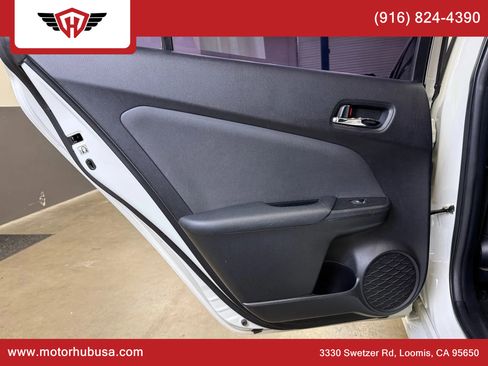 Used 2016 Toyota Prius Three image 39