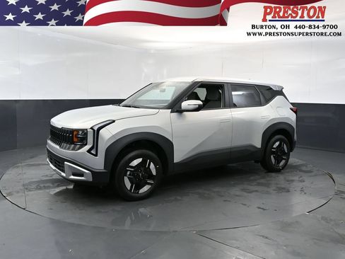 Used 2027 Kia Seltos LX AWD/4WD image 1