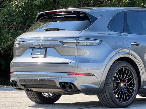 Certified 2023 Porsche Cayenne GTS AWD/4WD image 9