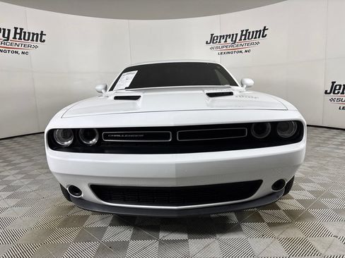 Used 2023 Dodge Challenger SXT RWD image 2