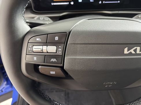 New 2026 Kia Sportage EX FWD image 32
