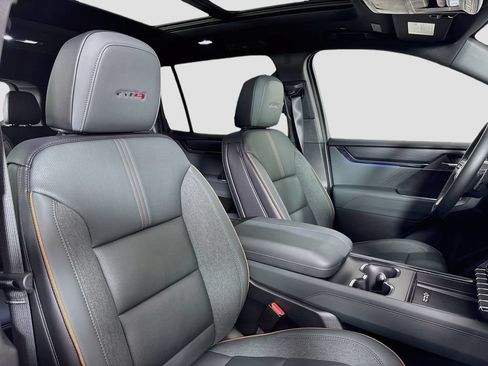 New 2026 GMC Acadia AT4 w/ Luxury Package AWD/4WD image 30
