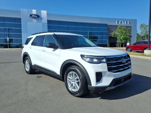 New 2026 Ford Explorer Active RWD image 1