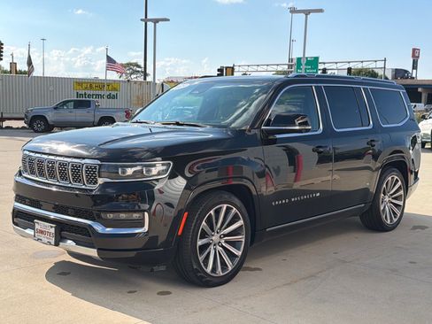 Used 2023 Jeep Grand Wagoneer Series II w/ Flexible Seating Group AWD/4WD image 4