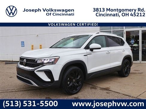 Certified 2022 Volkswagen Taos SE w/ Driver Assistance Package image 1