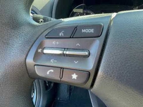 Used 2022 Hyundai Kona SE AWD/4WD image 14